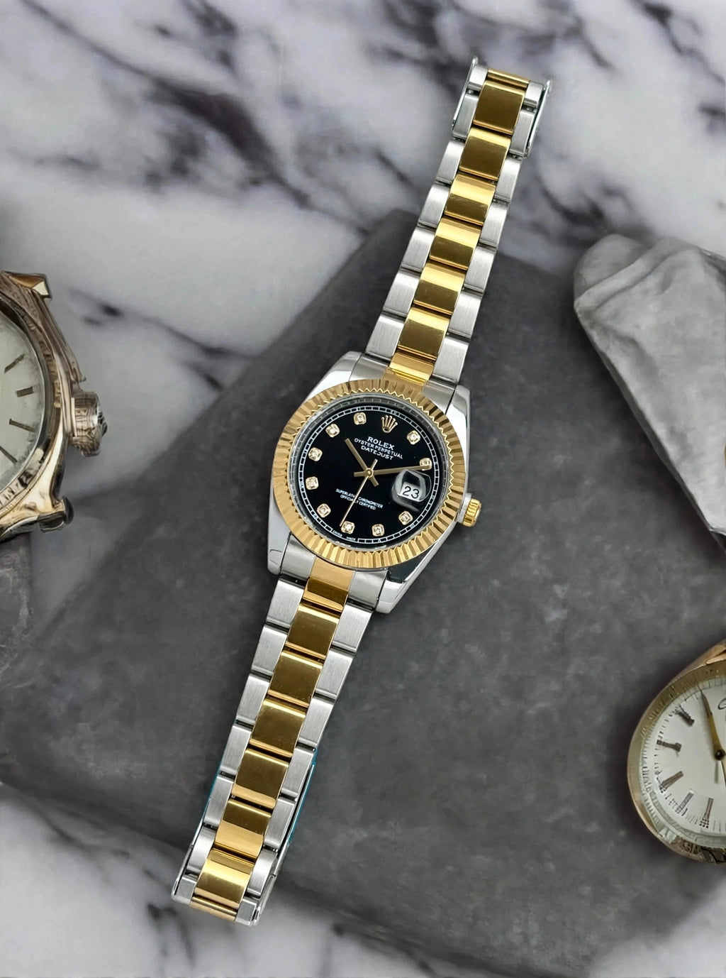 Two-Tone Luxury Men's Watch – Black Dial, Gold & Silver Bracelet, Date Display