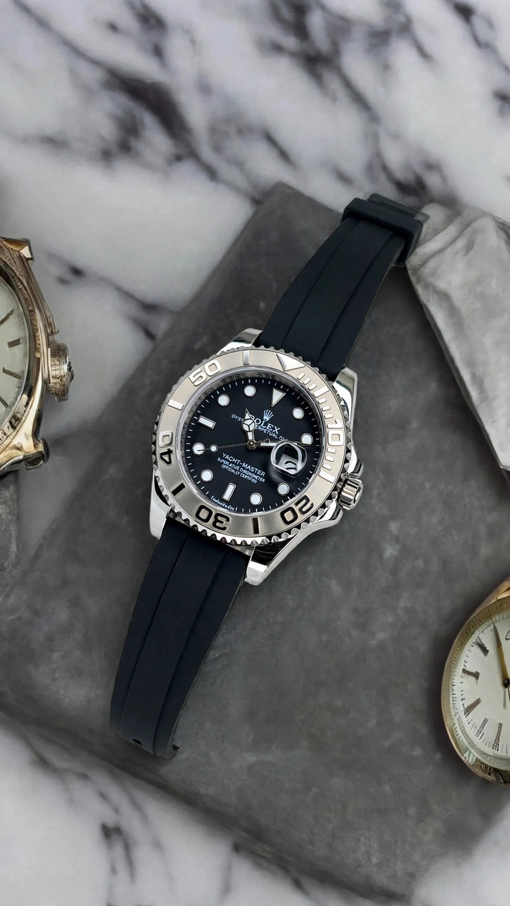 Luxury Men's Black Dial Watch – Gold & Silver Bezel with Black Silicone Strap